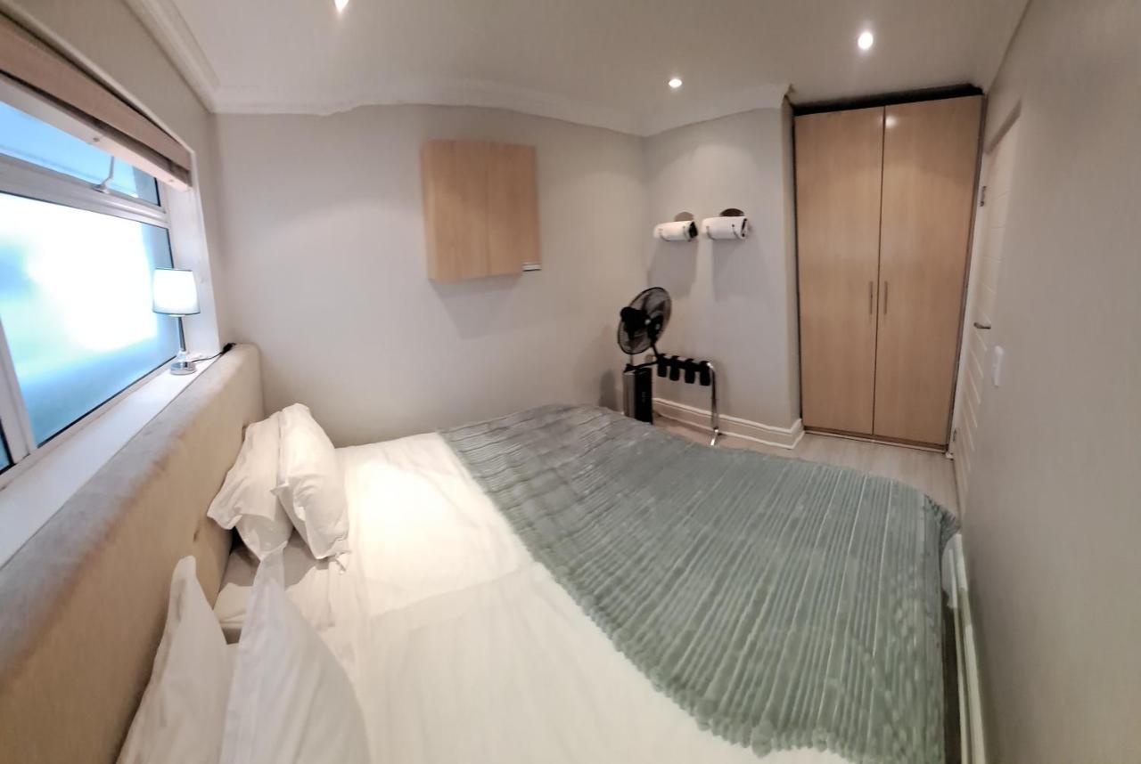 3 Bedroom Sea Facing Family Apartment Cape Town Moullie Point 외부 사진